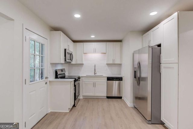 1381 Timbercrest Drive, Lawrenceville, GA 30045