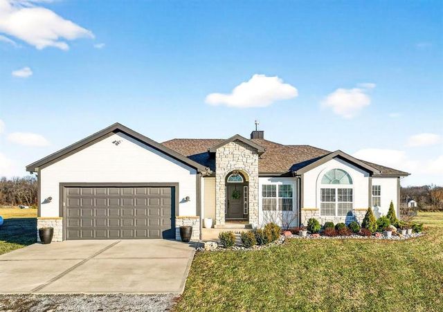 5199 SE Fox Run Road, Lathrop, MO 64465