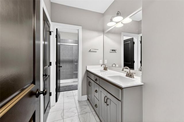 5199 SE Fox Run Road, Lathrop, MO 64465