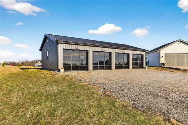 5199 SE Fox Run Road, Lathrop, MO 64465