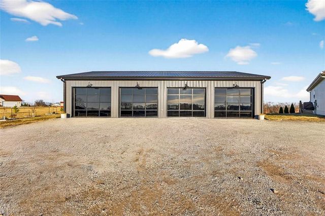 5199 SE Fox Run Road, Lathrop, MO 64465