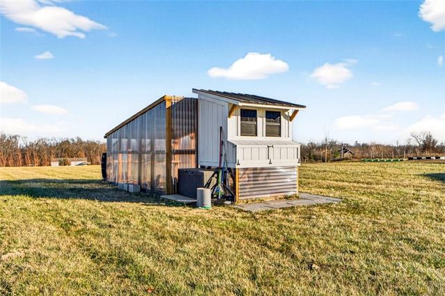 5199 SE Fox Run Road, Lathrop, MO 64465