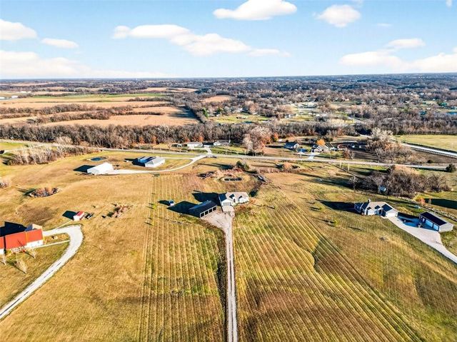 5199 SE Fox Run Road, Lathrop, MO 64465