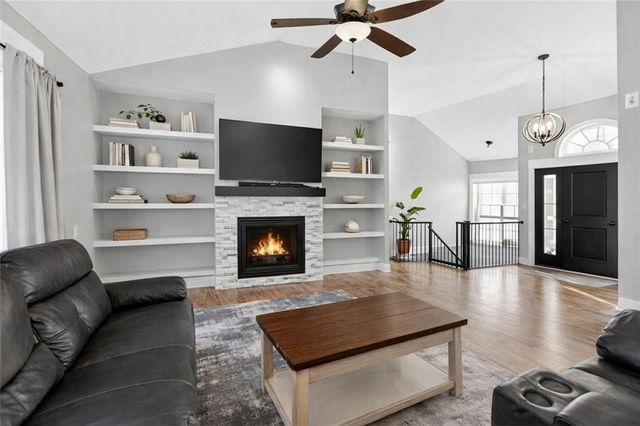 5199 SE Fox Run Road, Lathrop, MO 64465