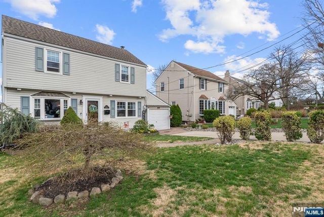 17 Burlington Road, Clifton, NJ 07012