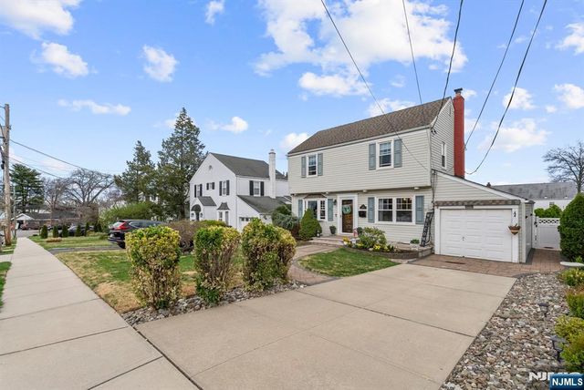 17 Burlington Road, Clifton, NJ 07012