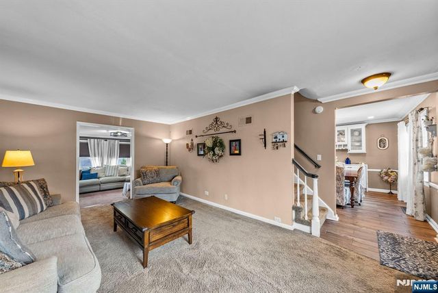 17 Burlington Road, Clifton, NJ 07012