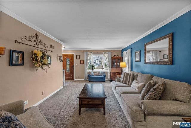 17 Burlington Road, Clifton, NJ 07012
