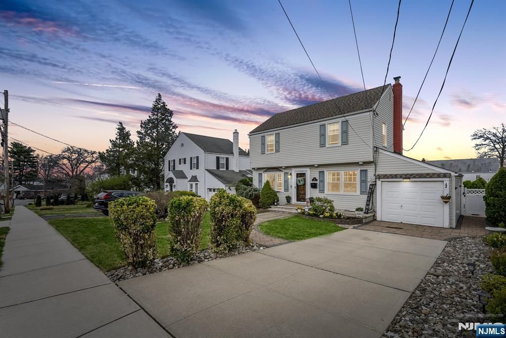 17 Burlington Road, Clifton, NJ 07012