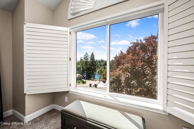 2918 E Point Hayden DR, Hayden, ID 83835
