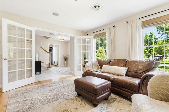 32 Cinnamon Cir, Easton, MA 02334