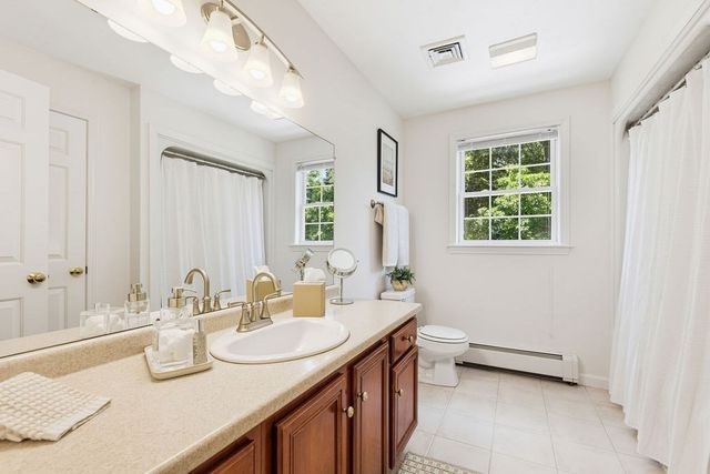 32 Cinnamon Cir, Easton, MA 02334
