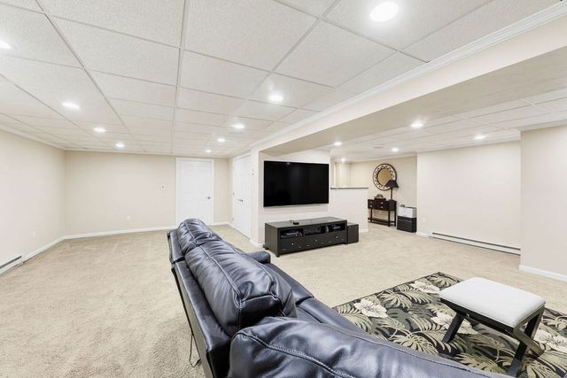32 Cinnamon Cir, Easton, MA 02334