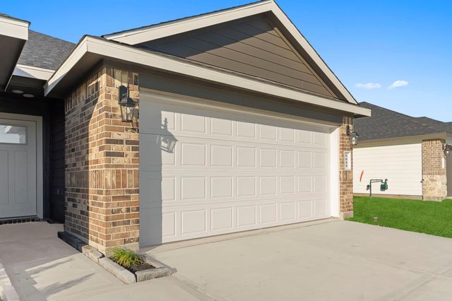 1519 Splashing Wave Drive, Iowa Colony, TX 77583