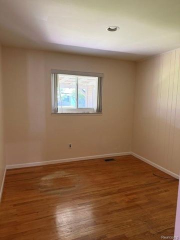 33827 Mint Court, Sterling Heights, MI 48310