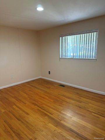 33827 Mint Court, Sterling Heights, MI 48310