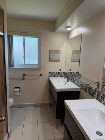 33827 Mint Court, Sterling Heights, MI 48310
