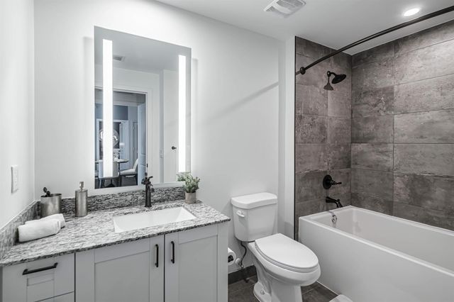 2000 Stirling Road 13-102, Hollywood, FL 33020