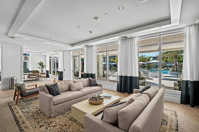 2000 Stirling Road 13-102, Hollywood, FL 33020