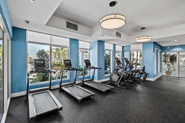 2000 Stirling Road 13-102, Hollywood, FL 33020