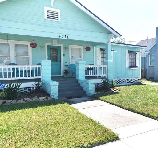 4711 Avenue S, Galveston, TX 77551