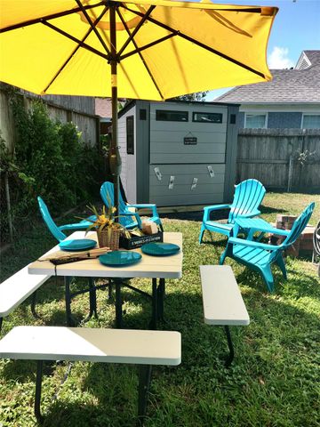 4711 Avenue S, Galveston, TX 77551