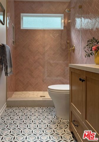 8935 Hollywood Hills Road, Los Angeles, CA 90046