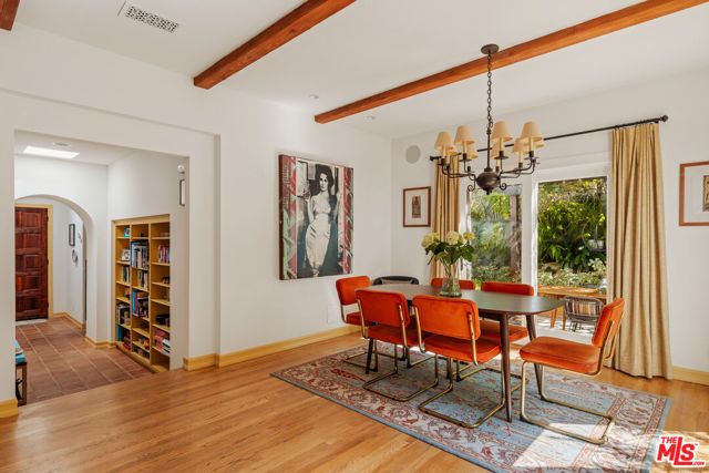 8935 Hollywood Hills Road, Los Angeles, CA 90046