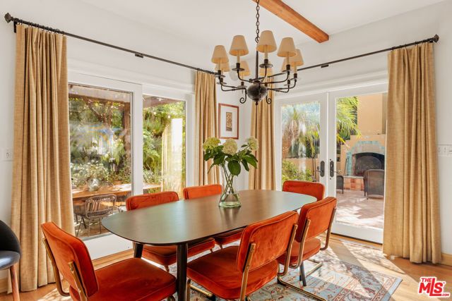 8935 Hollywood Hills Road, Los Angeles, CA 90046