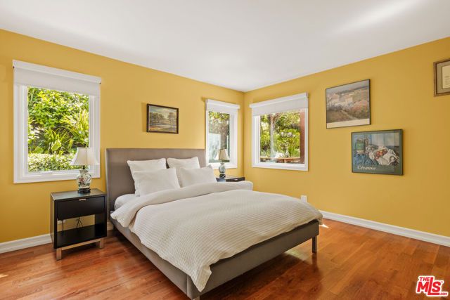 8935 Hollywood Hills Road, Los Angeles, CA 90046