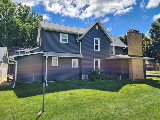 222 Garfield Avenue, Evansville, WI 53536