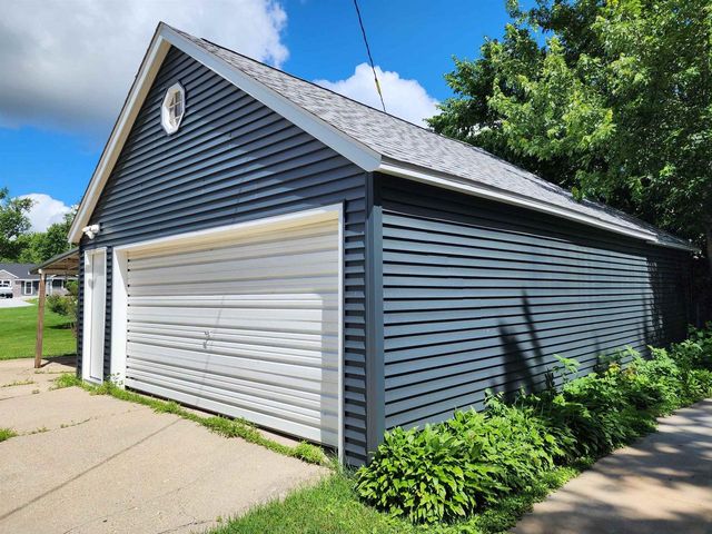 222 Garfield Avenue, Evansville, WI 53536