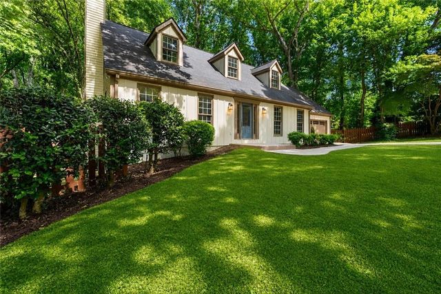 1476 W Lake Drive, Gainesville, GA 30501