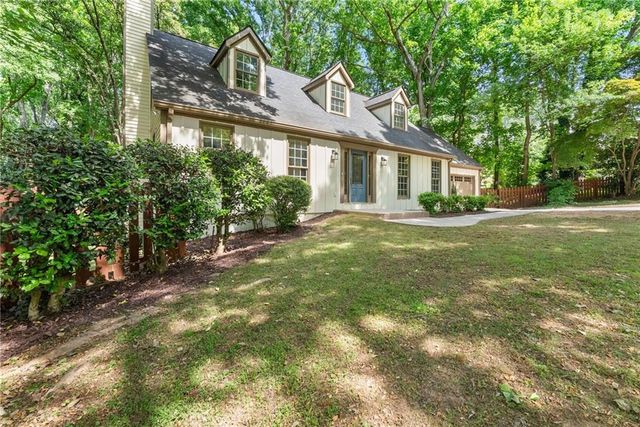 1476 W Lake Drive, Gainesville, GA 30501