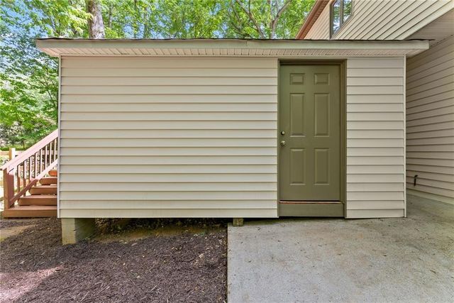 1476 W Lake Drive, Gainesville, GA 30501
