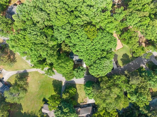 1476 W Lake Drive, Gainesville, GA 30501