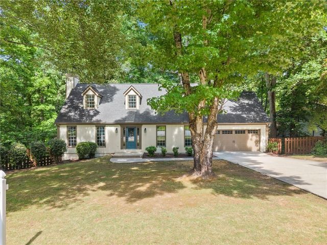 1476 W Lake Drive, Gainesville, GA 30501