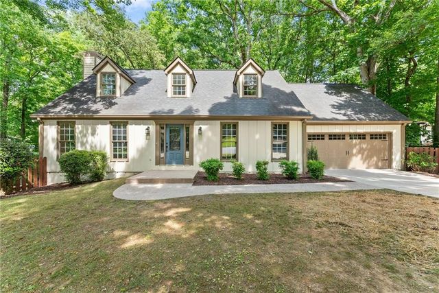 1476 W Lake Drive, Gainesville, GA 30501