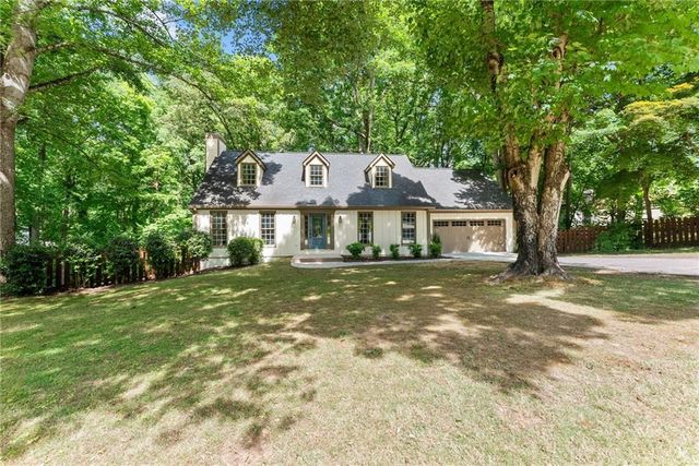 1476 W Lake Drive, Gainesville, GA 30501