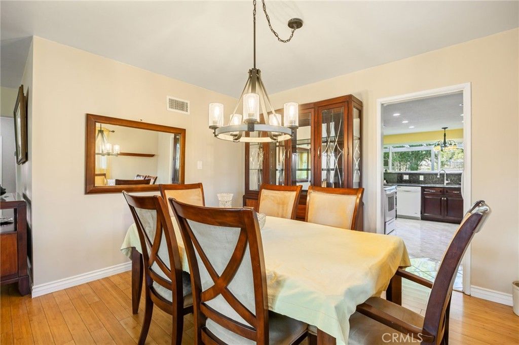 Image 11 of property listing at 4817 Quartz Hill Rd, Quartz Hill, CA 93536