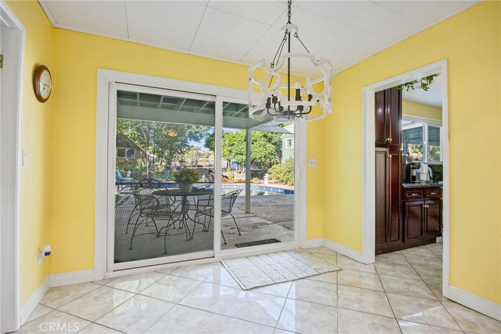 Image 15 of property listing at 4817 Quartz Hill Rd, Quartz Hill, CA 93536