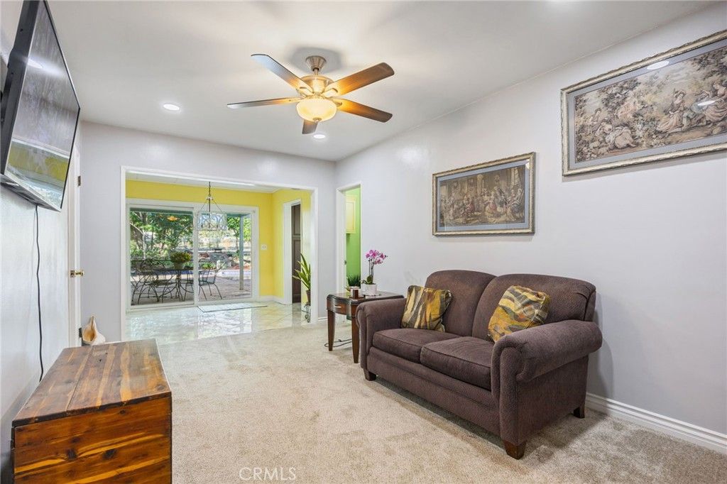 Image 16 of property listing at 4817 Quartz Hill Rd, Quartz Hill, CA 93536