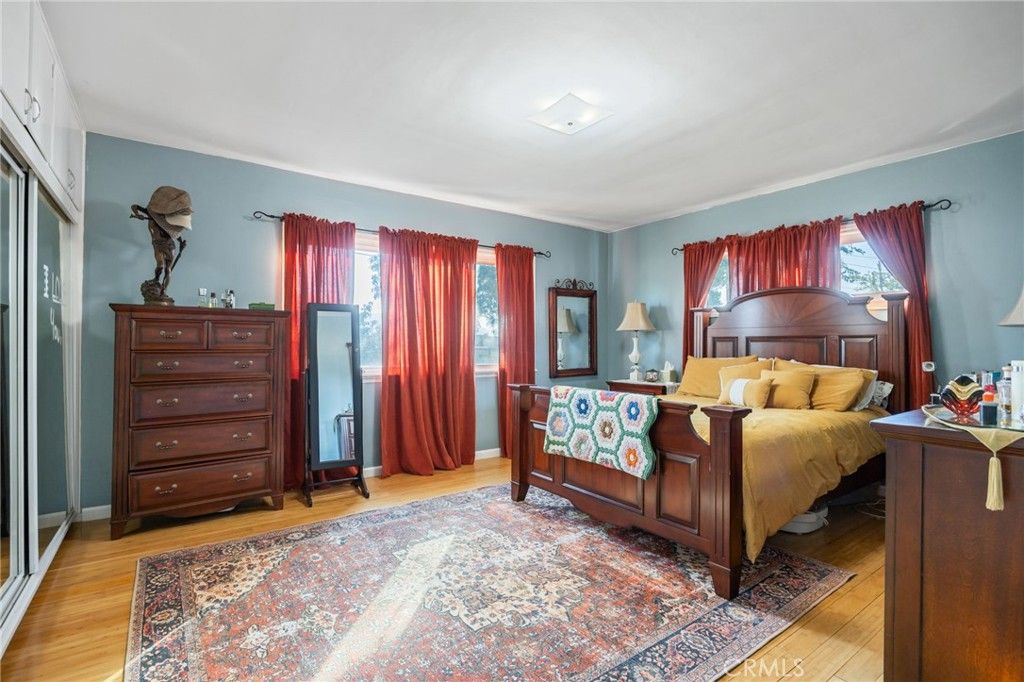 Image 17 of property listing at 4817 Quartz Hill Rd, Quartz Hill, CA 93536
