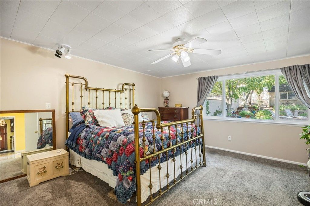 Image 18 of property listing at 4817 Quartz Hill Rd, Quartz Hill, CA 93536