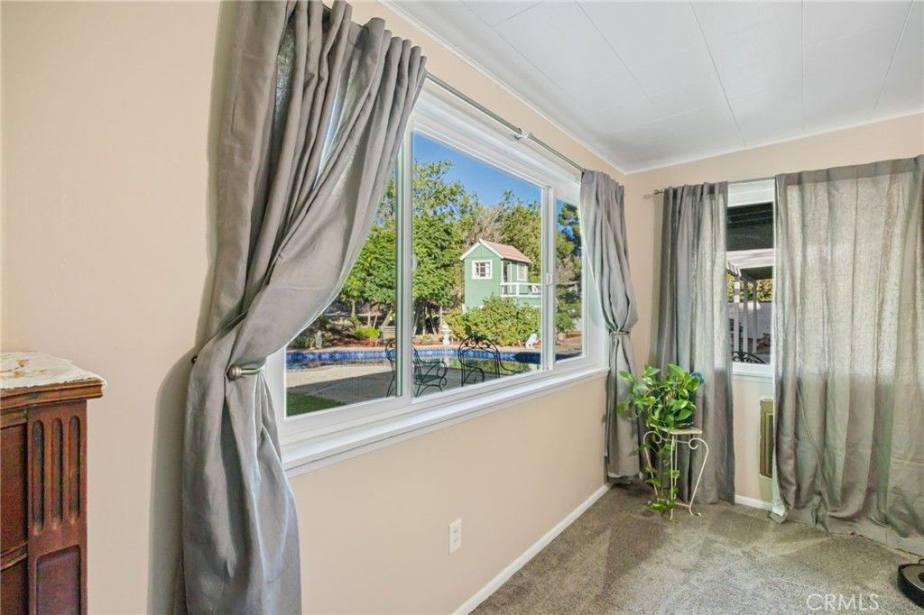 Image 19 of property listing at 4817 Quartz Hill Rd, Quartz Hill, CA 93536
