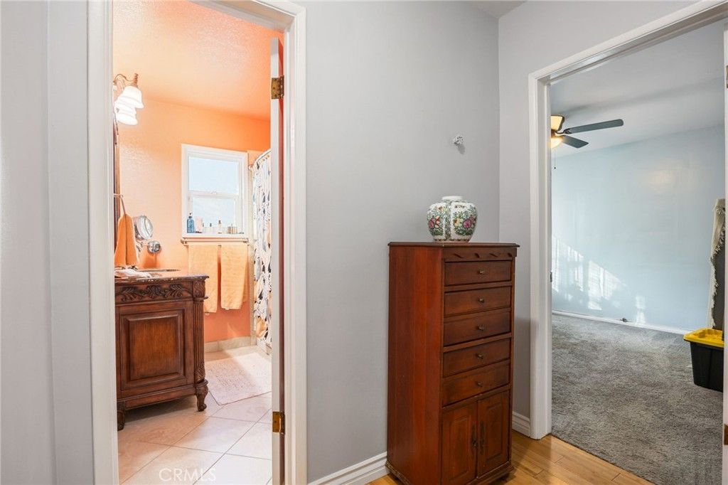 Image 23 of property listing at 4817 Quartz Hill Rd, Quartz Hill, CA 93536