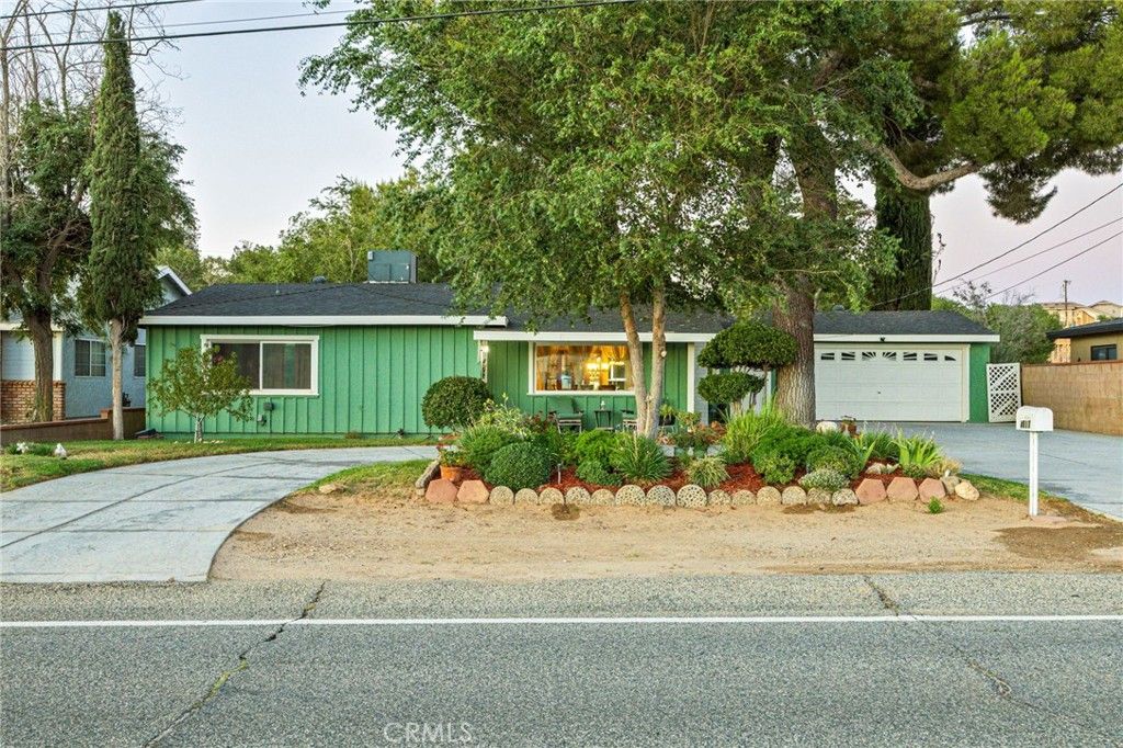 Image 29 of property listing at 4817 Quartz Hill Rd, Quartz Hill, CA 93536