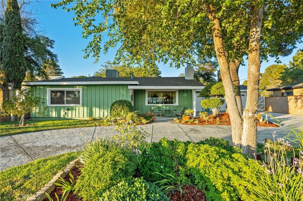 Image 30 of property listing at 4817 Quartz Hill Rd, Quartz Hill, CA 93536