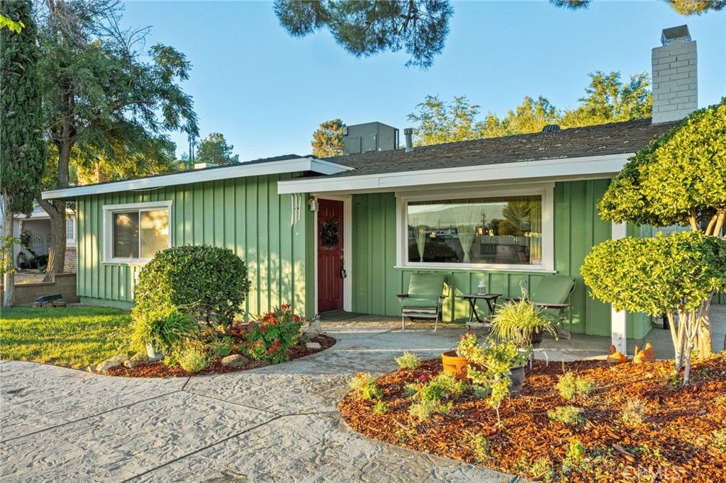 Image 37 of property listing at 4817 Quartz Hill Rd, Quartz Hill, CA 93536