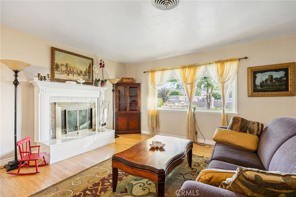 Image 8 of property listing at 4817 Quartz Hill Rd, Quartz Hill, CA 93536